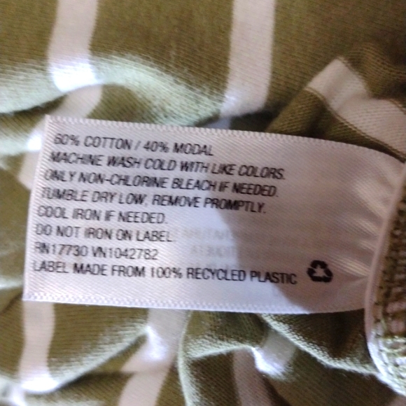 NWT Long Sleeve Scoop Neck Side Shirred Maternity T-Shirt -Ingrid & Isabel - M - Picture 6 of 7